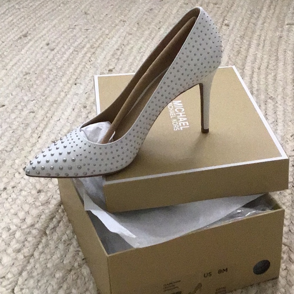 Leather Pump - Picture 5 of 5